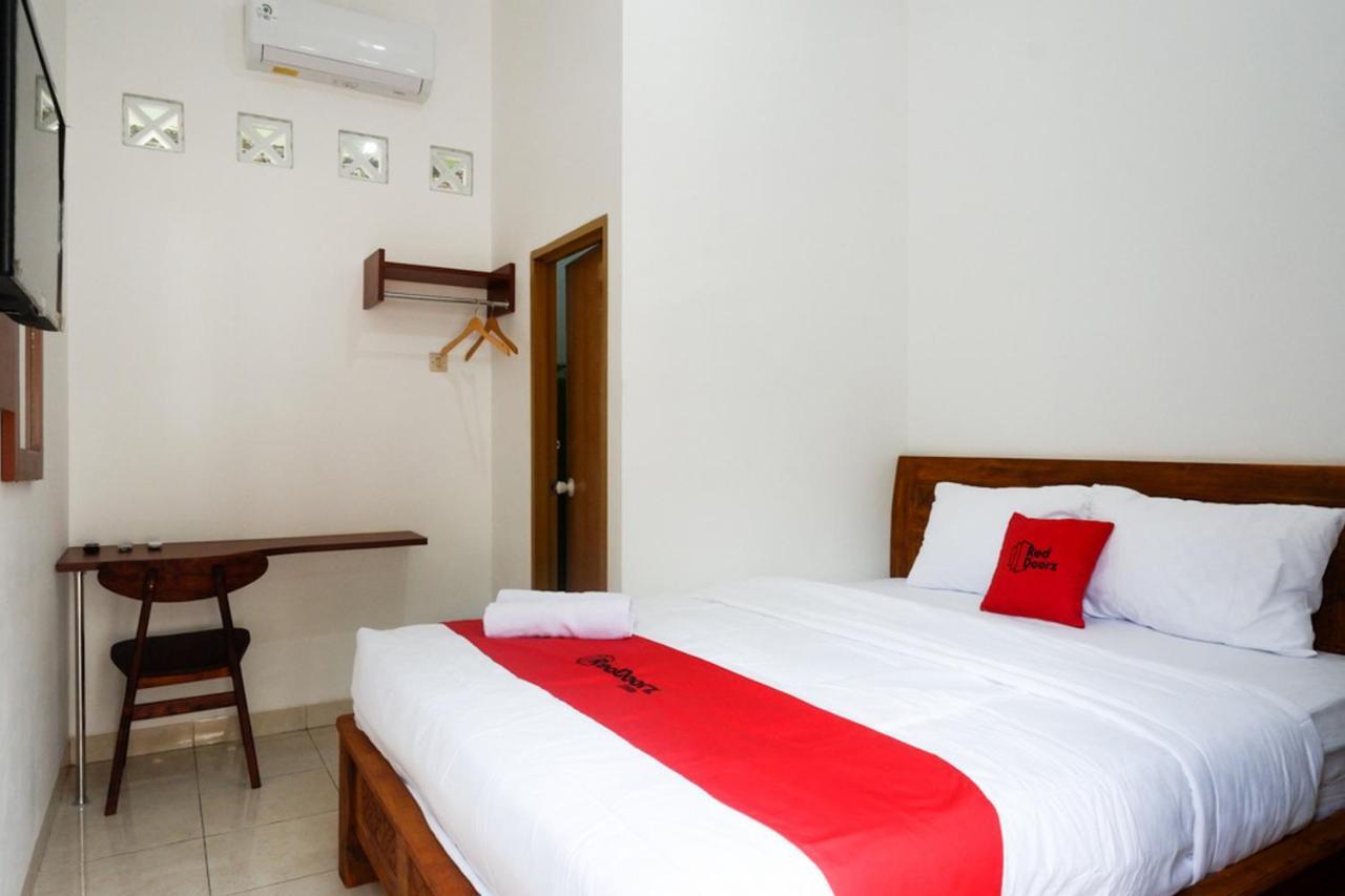 Reddoorz Syariah Near Exit Tol Krapyak Semarang Hotel Exterior photo