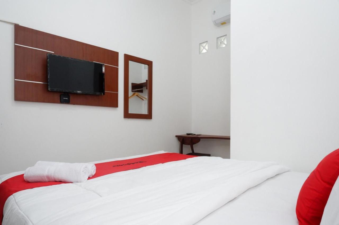 Reddoorz Syariah Near Exit Tol Krapyak Semarang Hotel Exterior photo