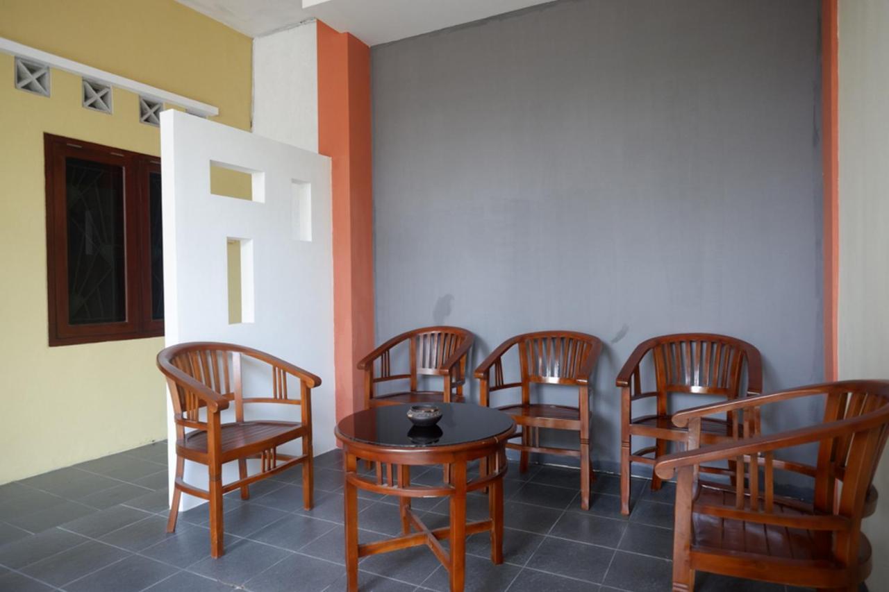 Reddoorz Syariah Near Exit Tol Krapyak Semarang Hotel Exterior photo