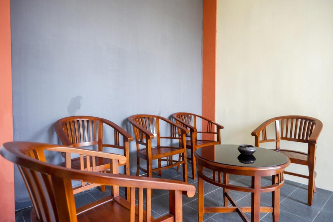 Reddoorz Syariah Near Exit Tol Krapyak Semarang Hotel Exterior photo
